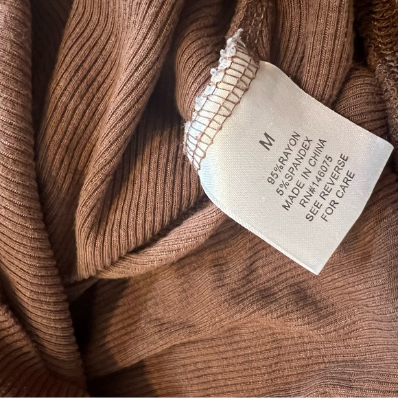 Sweet Romeo Brown Ribbed Long Sleeve - Size M - Picture 7 of 7
